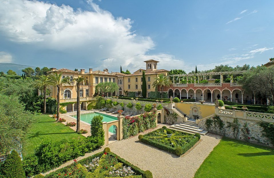 PRIVATE CHATEAU